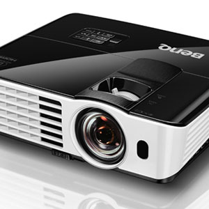 BenQ TH682ST 3D Ready DLP 10000:1 Contrast Projector