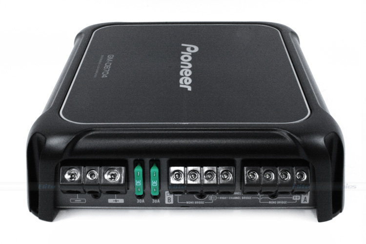 PIONEER GMD8704 1200W CLASSFD 4CHANNEL BRIDGEABLE AMPLIFIER W/ BASS