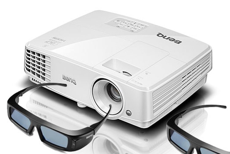 BenQ TW523P 3D DLP Projector + 2x 3D Glasses