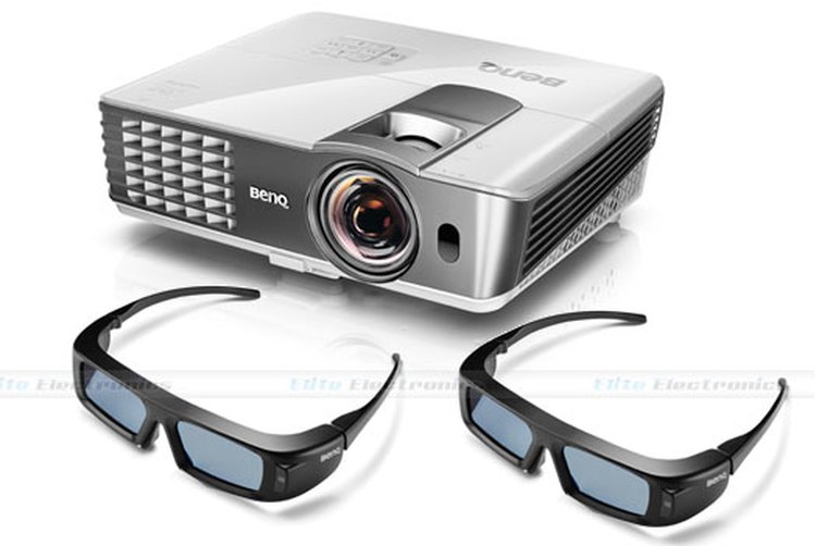 BenQ W1080ST 3D DLP Full HD Cinema Projector + 2x 3D Glasses