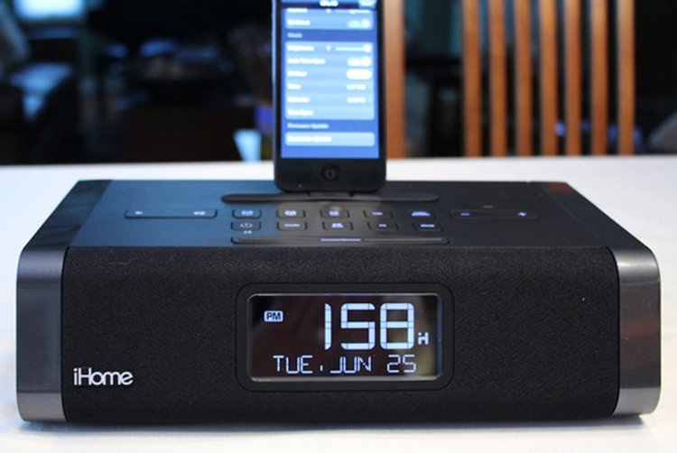 iHome iDL45 Dual Alarm Clock FM Radio w/ Lightning Dock